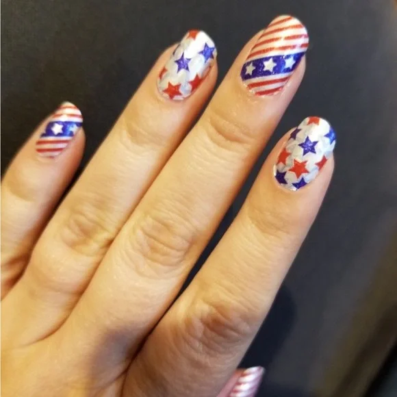 *Retired* Color Street: Miss Stars & Stripes | 4th of July Patriotic America - Picture 8 of 10